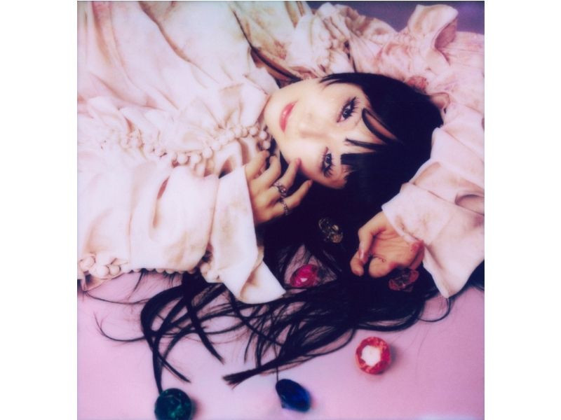 Daoko、最新フルアルバム「BIRTH IN BLUE」発売決定！
最新アーティスト写真公開&全国5都市を巡るワンマンツアー開催決定！